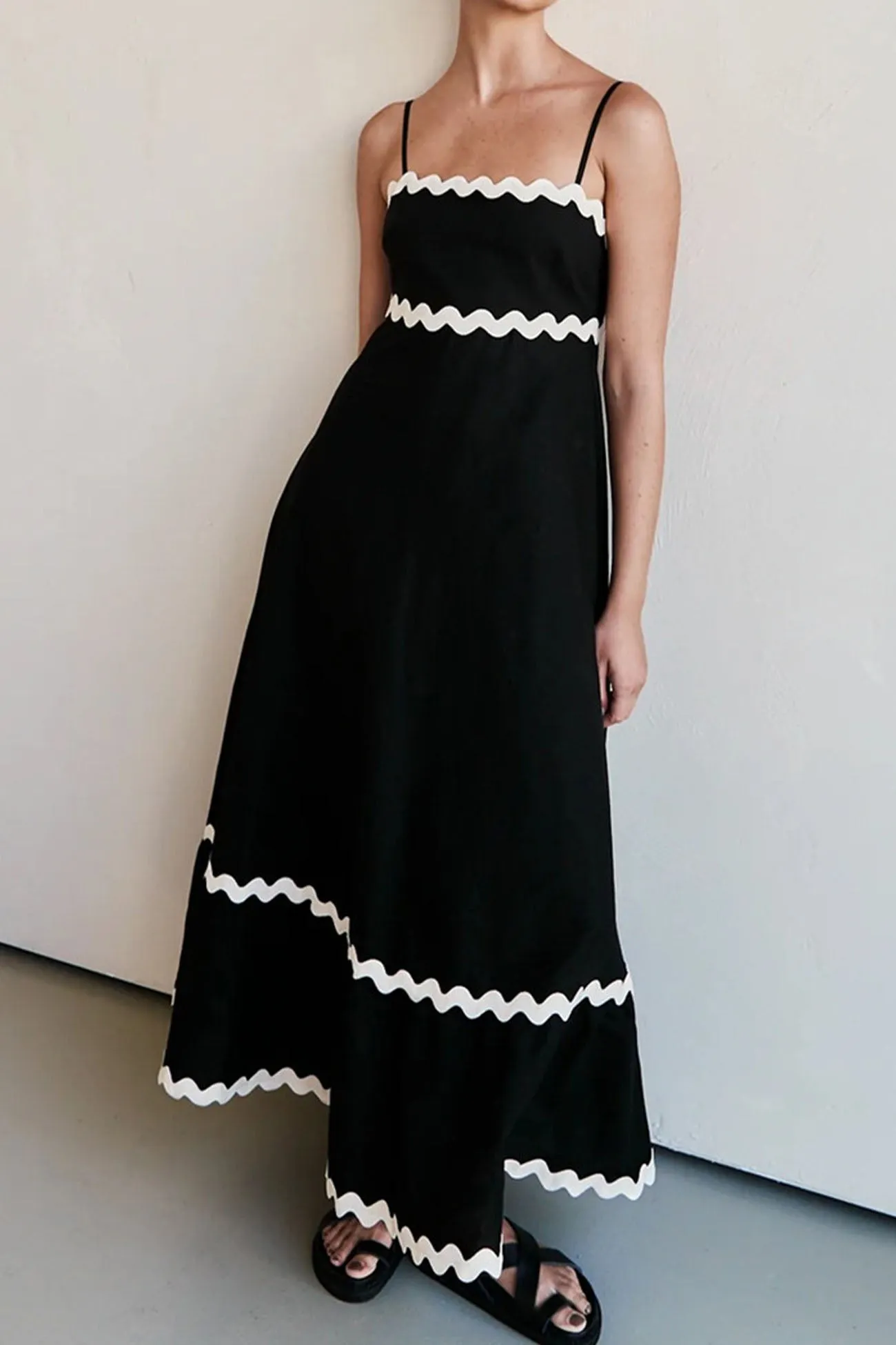 Contrast Spaghetti Strap Tiered Cami Dress