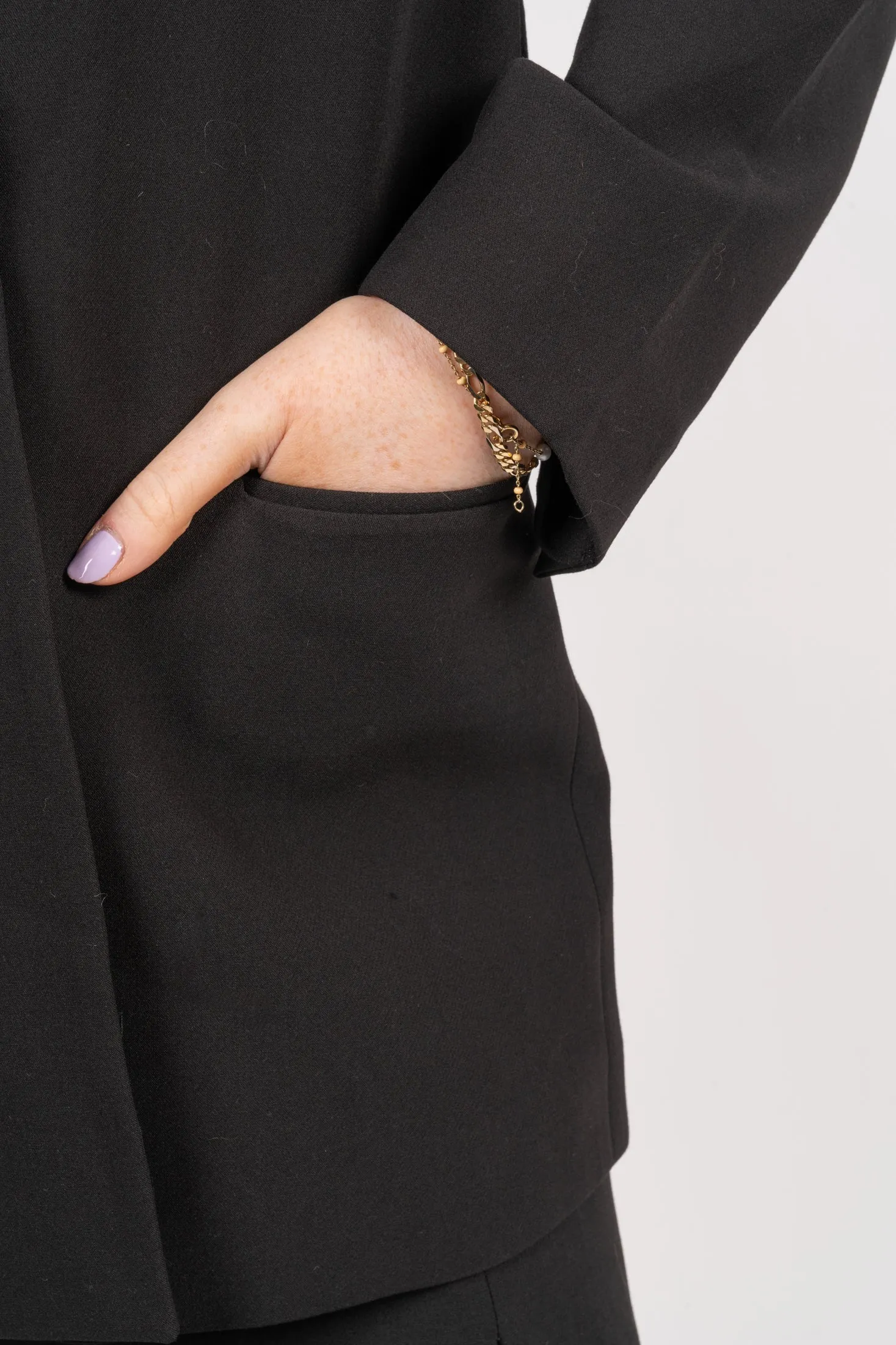 Devaki Blazer - Black